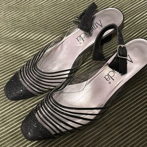 Women’s dress shoes. Adjustable!  Barely worn